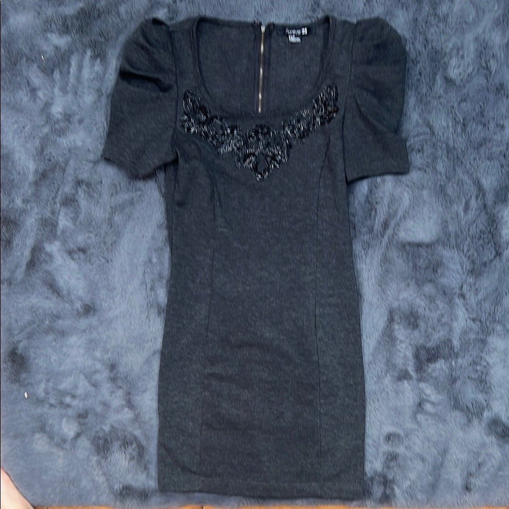Black bodycon dress
